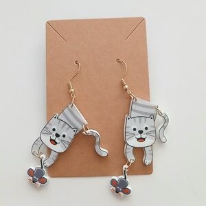 Fashion Jewelry Cat Earrings in Gray and Black